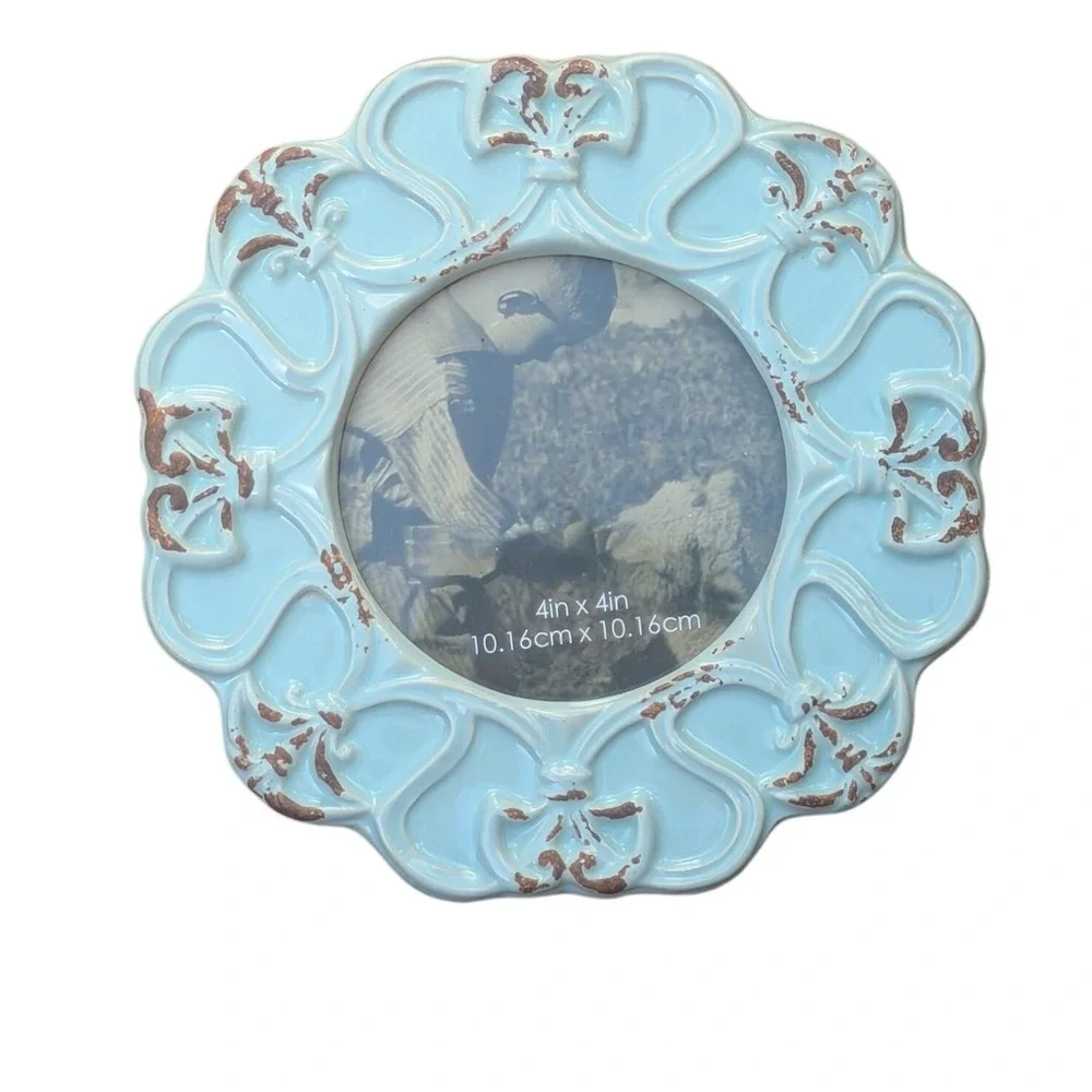 Vintage Shabby Chic Round Picture Frame Distressed Blue Ornate Scalloped